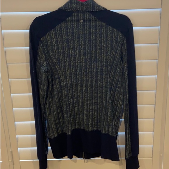 Lululemon zip up jacket - Picture 4 of 6